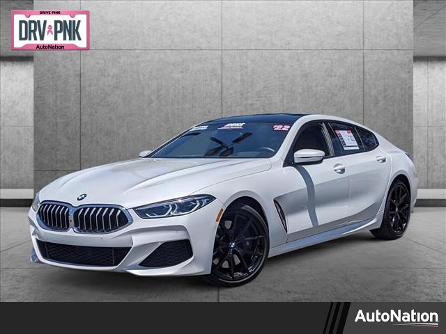 2022 BMW 840i w/ Comfort Seating Package (WBAGV2C00NCH43111)